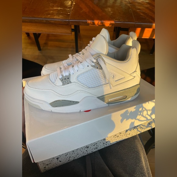 Jordan 4 Retro White Oreo - Picture 4 of 9